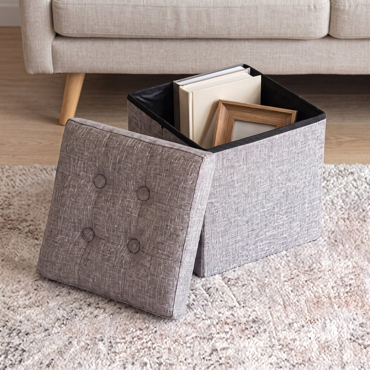 NEST | Petit pouf coffre pliable | Nomaï – mise en situation 2