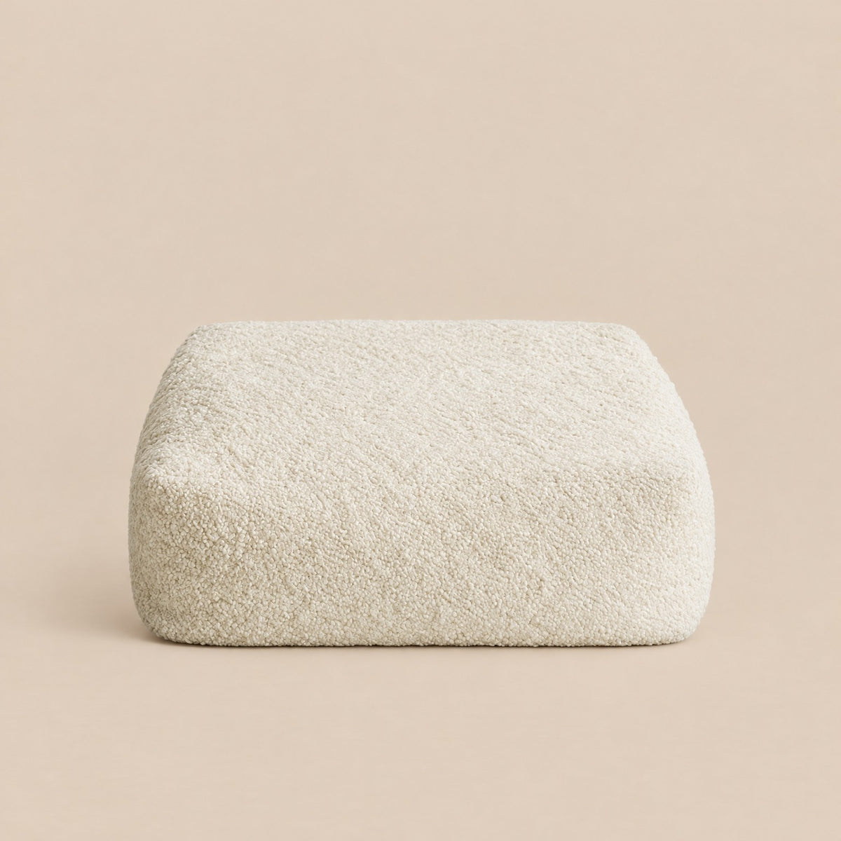 FOOTIA | Pouf de sol bouclette | Nomaï – Carré 65 × 65 cm, blanc cassé