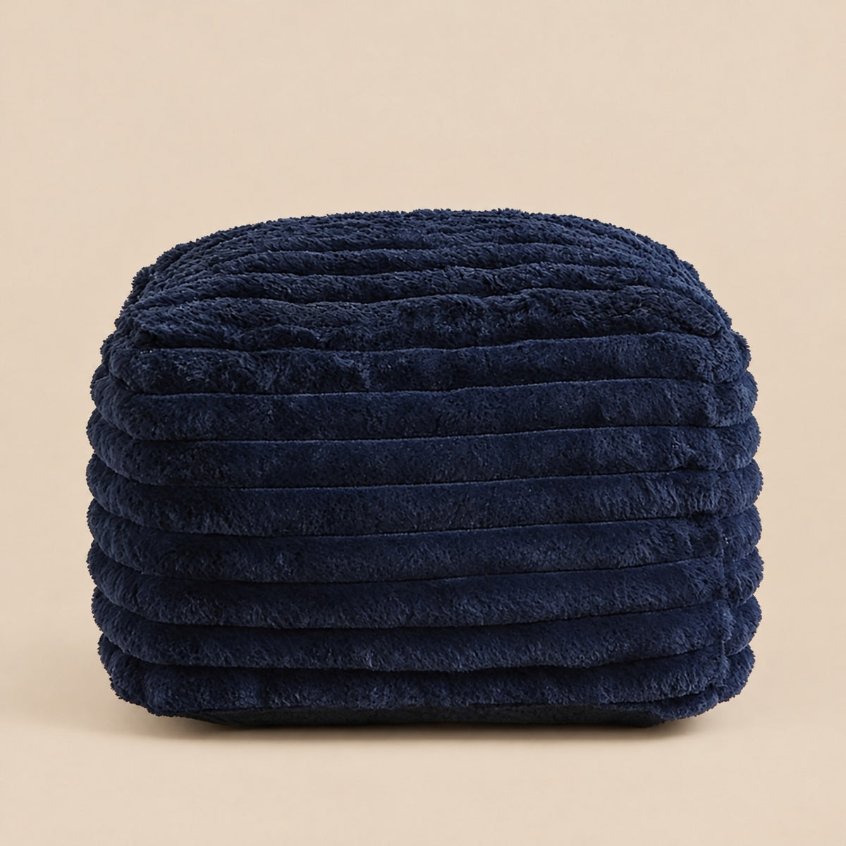 AURA | Pouf fauteuil faux fur dense et repose-pied | Nomaï – Repose-pied bleu marine