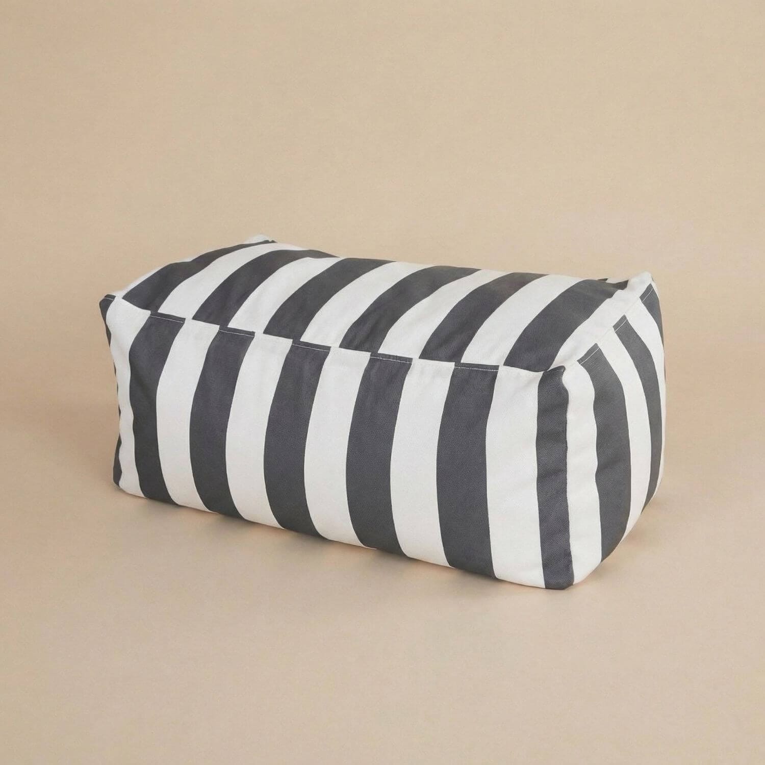 Repose-pied pouf extérieur imperméable | Nomaï Gris clair