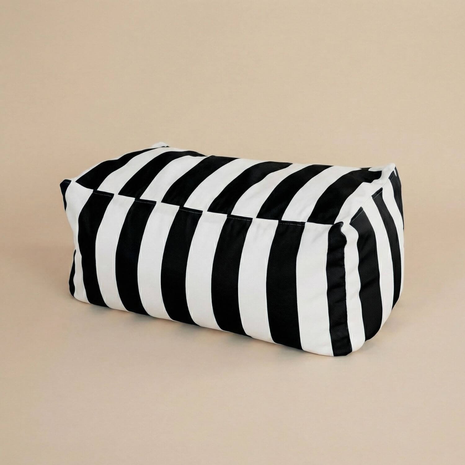 Repose-pied pouf extérieur imperméable | Nomaï Noir